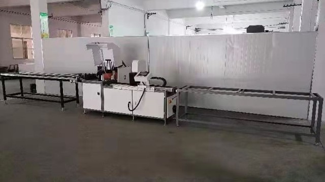 工業(yè)鋁型材自動鋸的優(yōu)點有哪些？知道這些優(yōu)點為您節(jié)省很多人工成本！